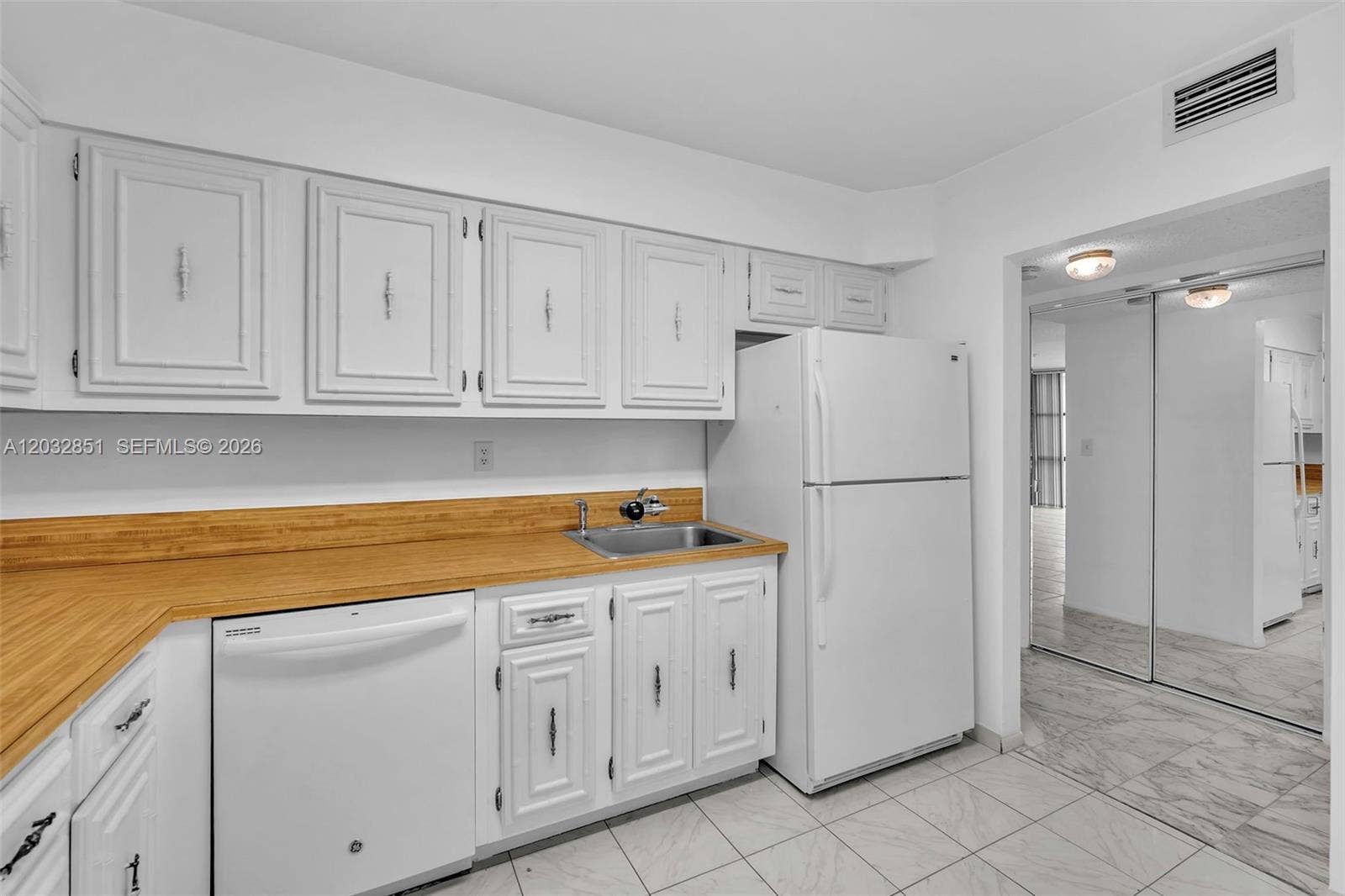1000 Parkview Drive, #229, Hallandale Beach, FL 33009 Photo 14