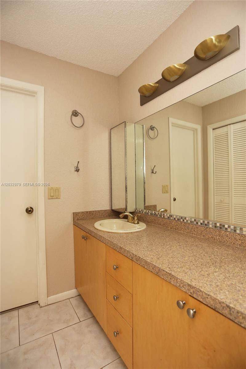 300 Racquet Club Road, #104, Weston, FL 33326 Photo 15