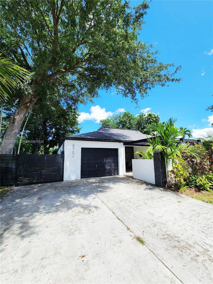 4962 SW 95th Avenue, Cooper City, FL 33328 Photo 4