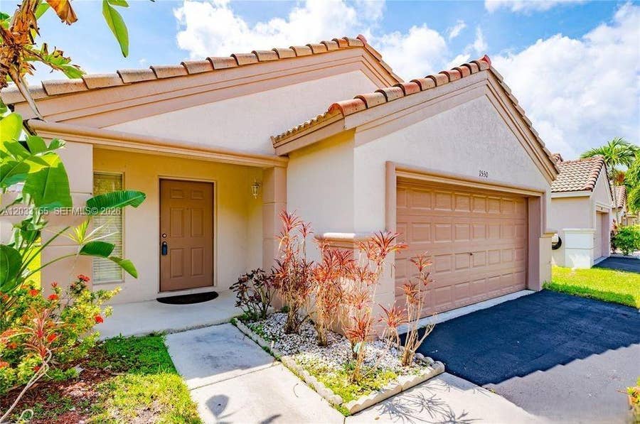 Property photo for 1530 Canary Island Drive, Weston, FL