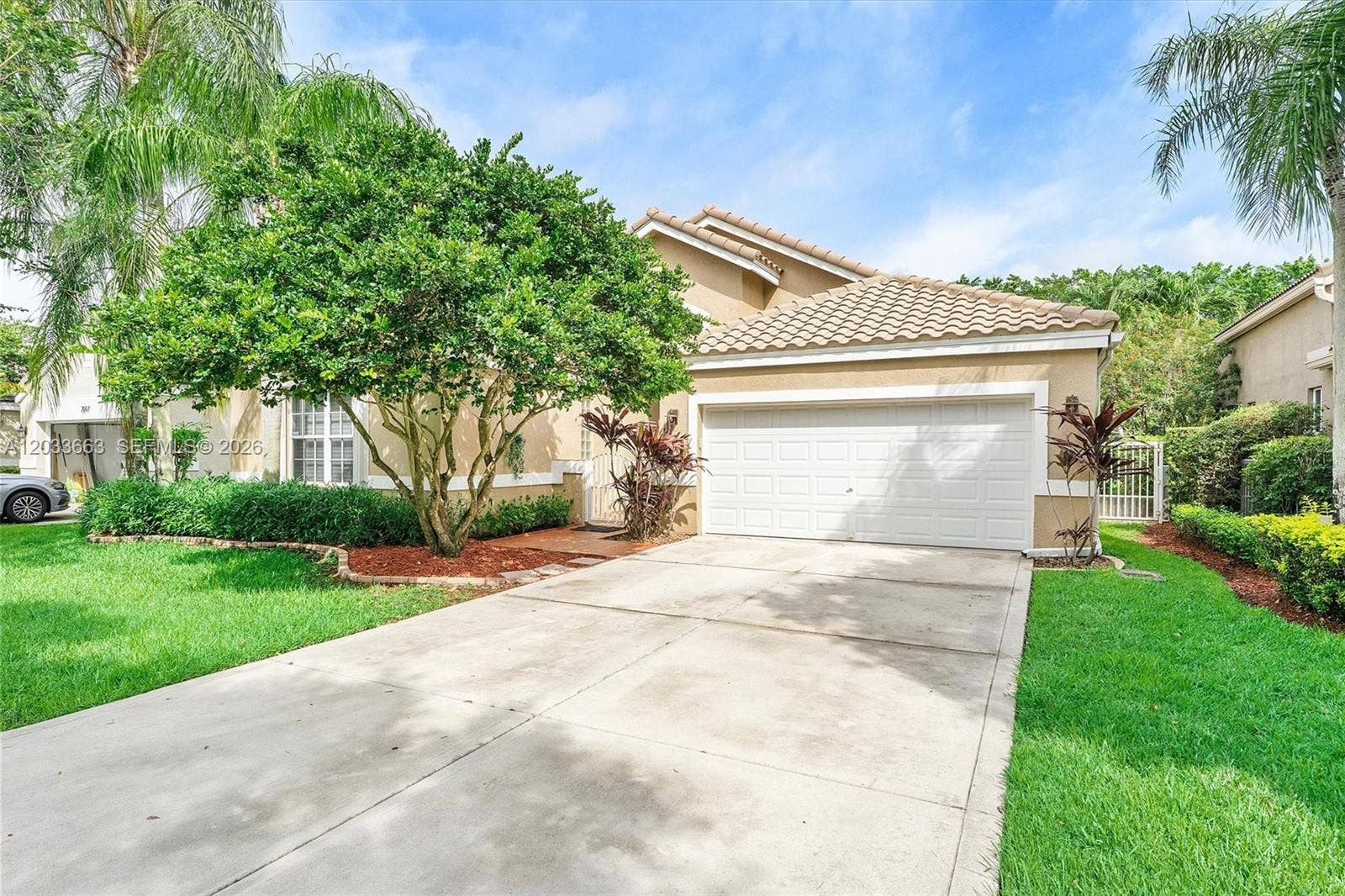 2013 Island Circle, Weston, FL 33326 Photo 3