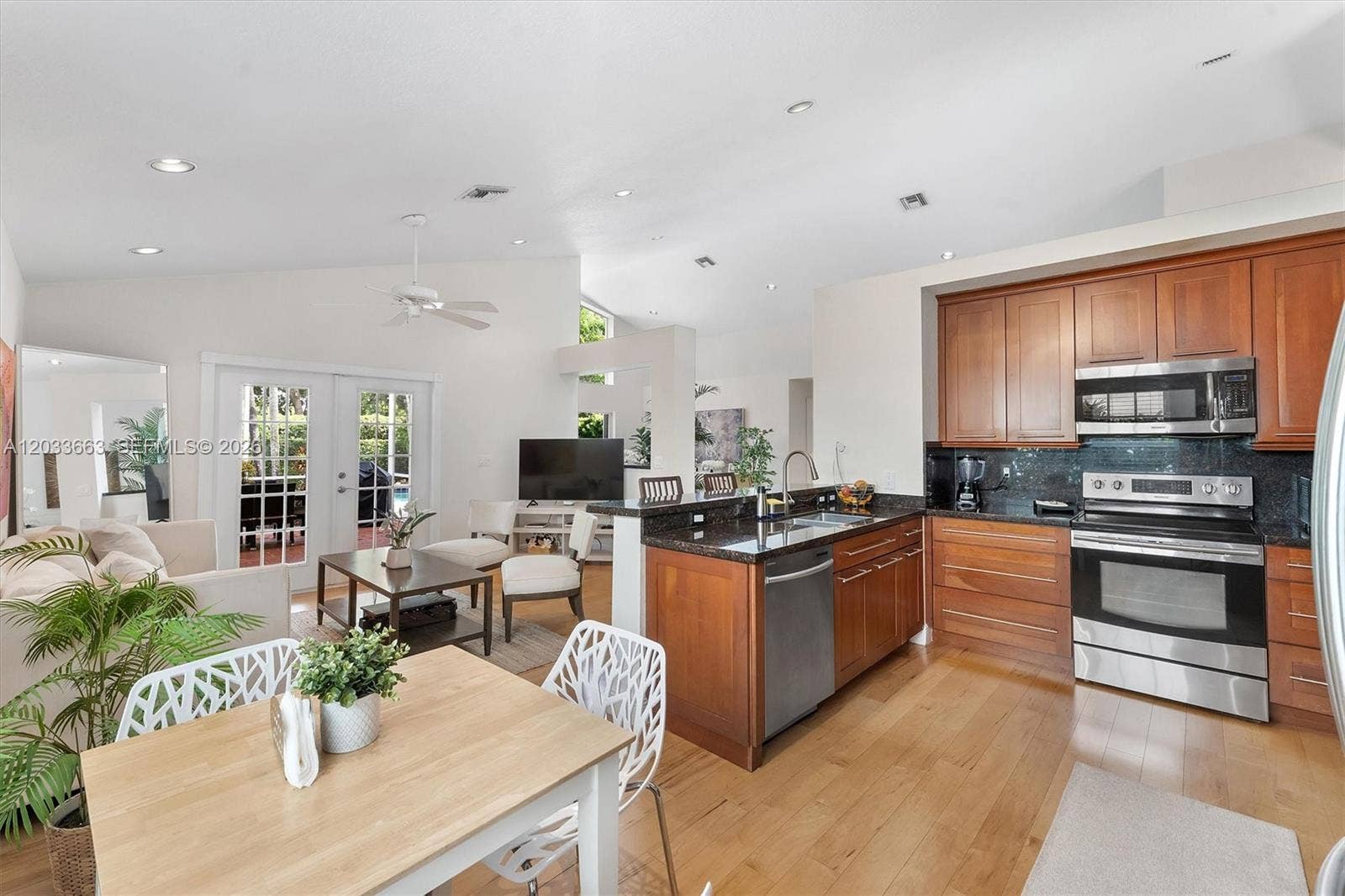 2013 Island Circle, Weston, FL 33326 Photo 22