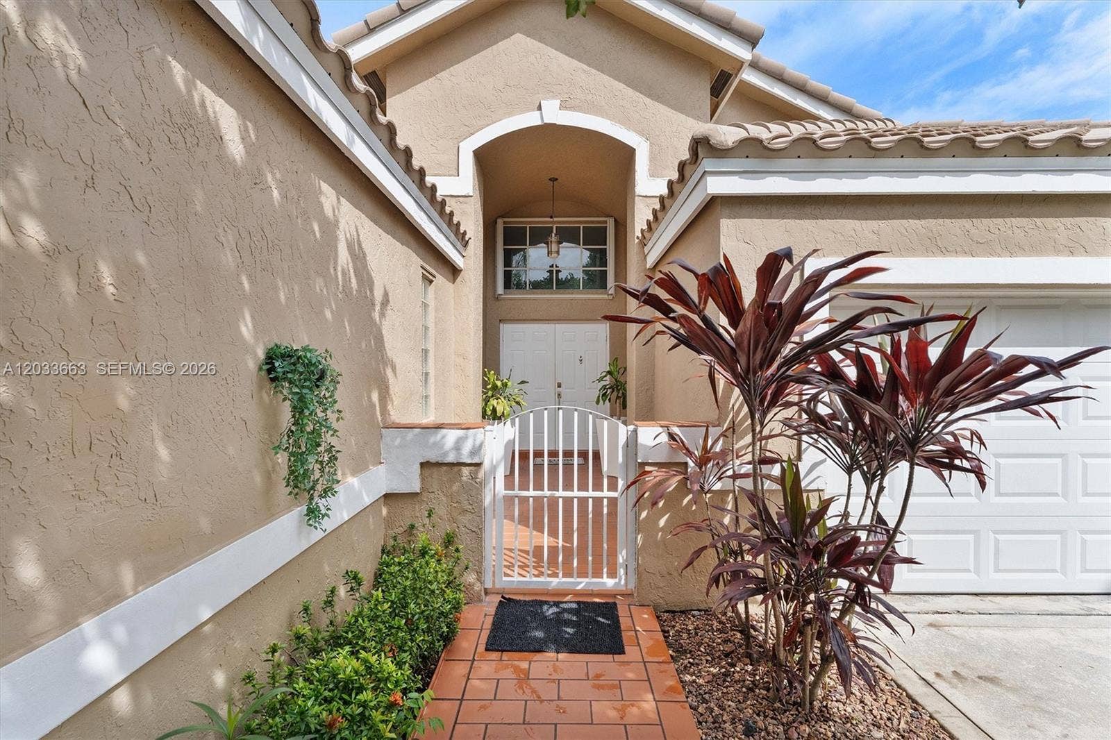 2013 Island Circle, Weston, FL 33326 Photo 5