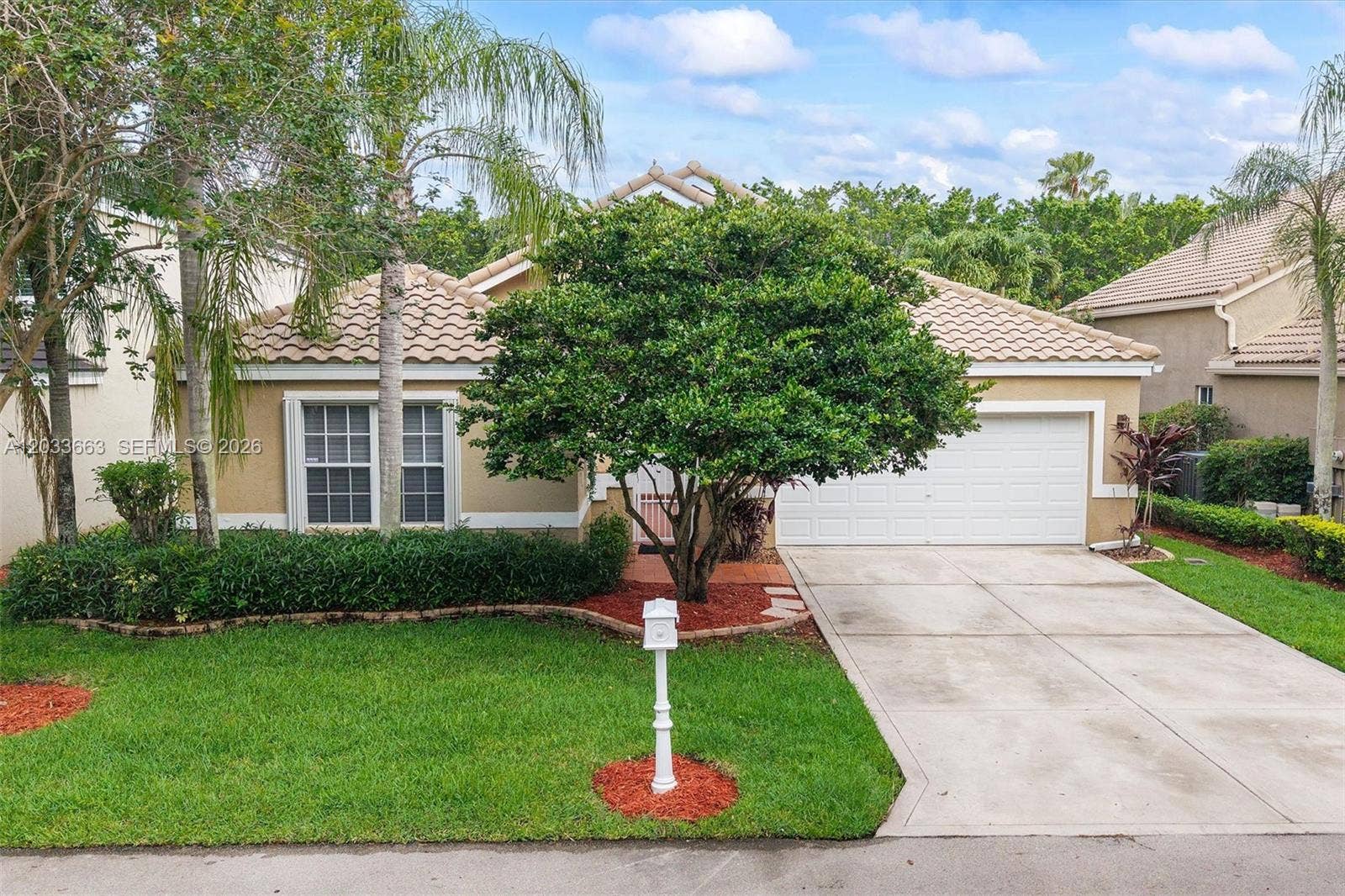 2013 Island Circle, Weston, FL 33326 Photo 1