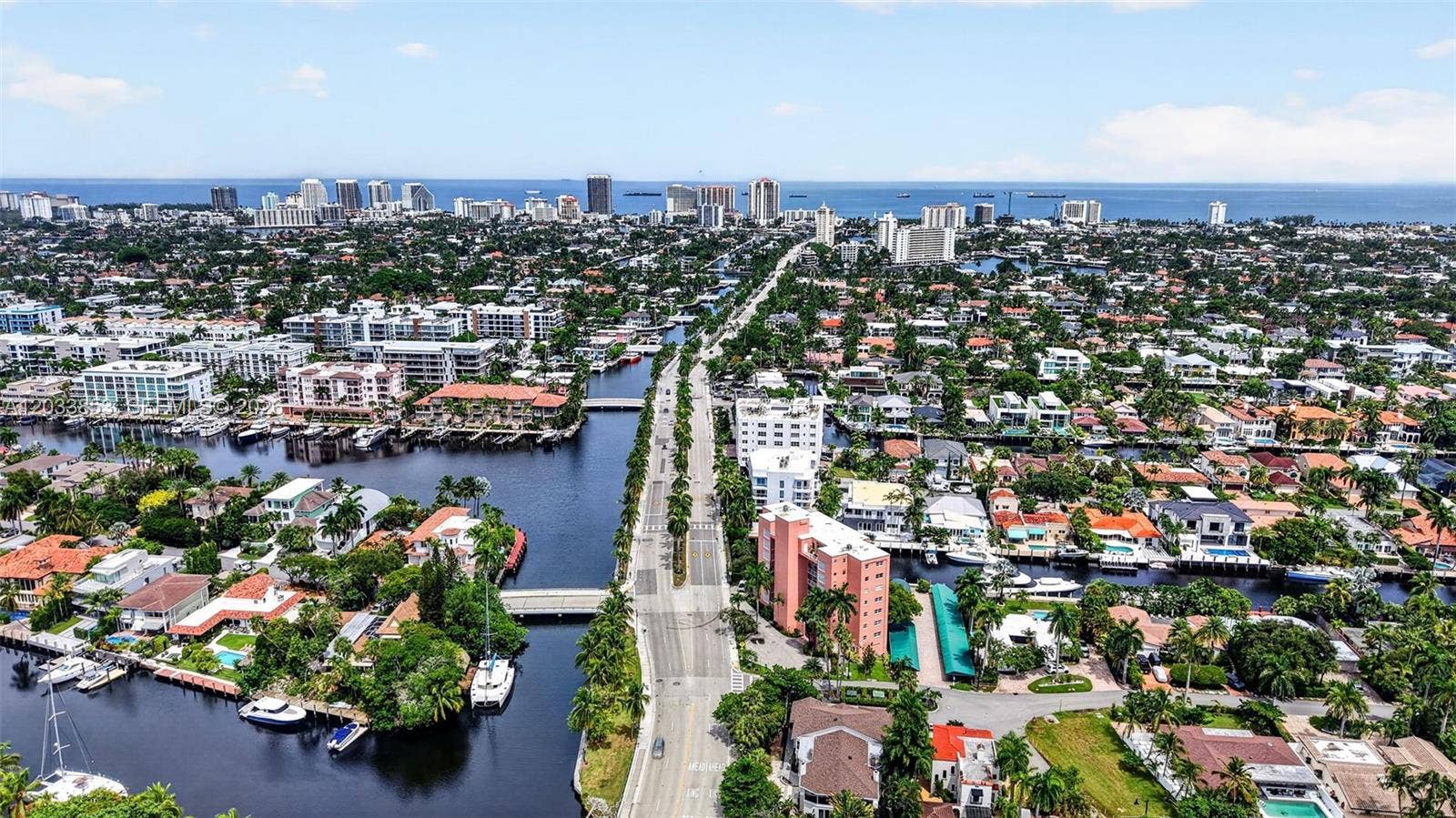 Close to Las Olas Isles & the Beach!