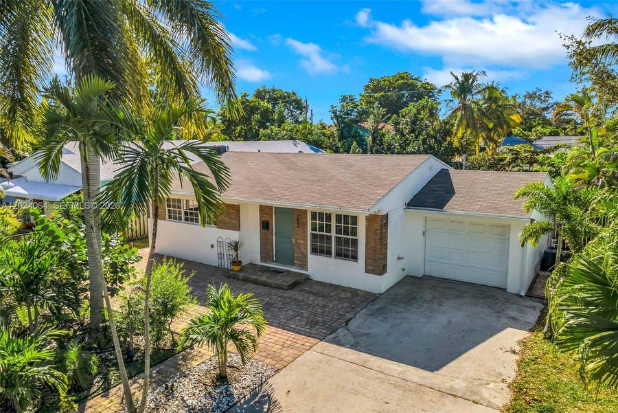 Property photo for 1000 N 17th Avenue, Hollywood, FL