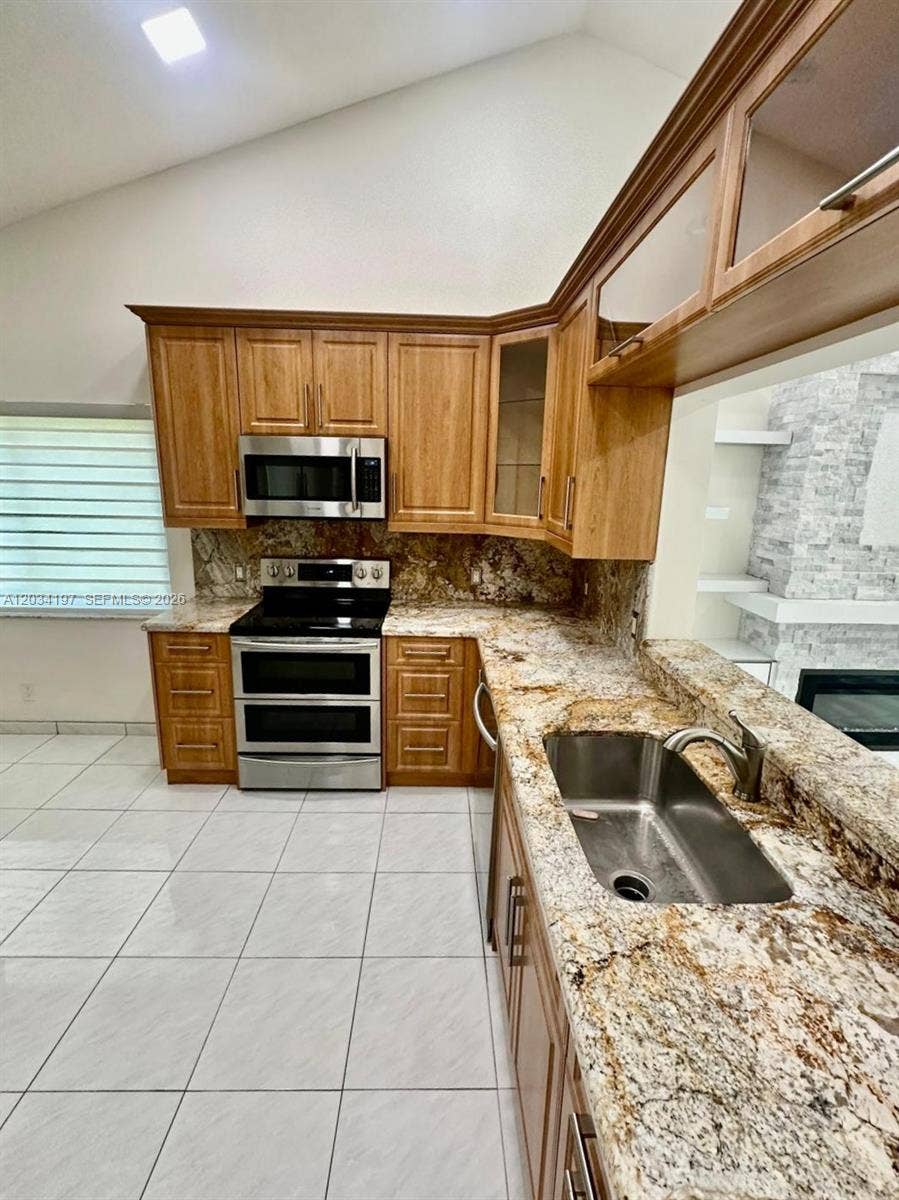 16328 NW 11th Street, Pembroke Pines, FL 33028 Photo 19