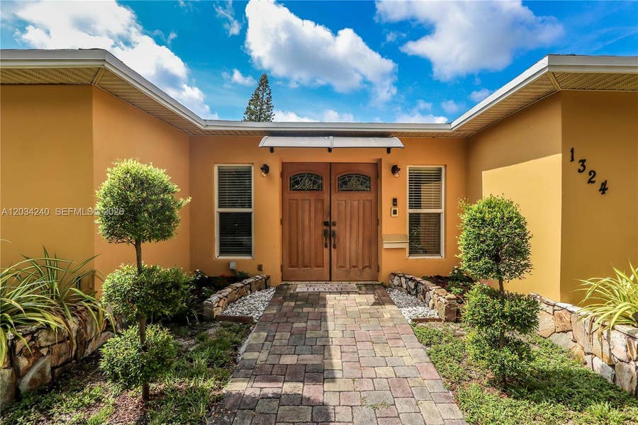 Property photo for 1324 Washington Street, Hollywood, FL