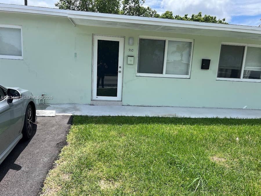 Property photo for 910 N 56th Avenue, #1, Hollywood, FL