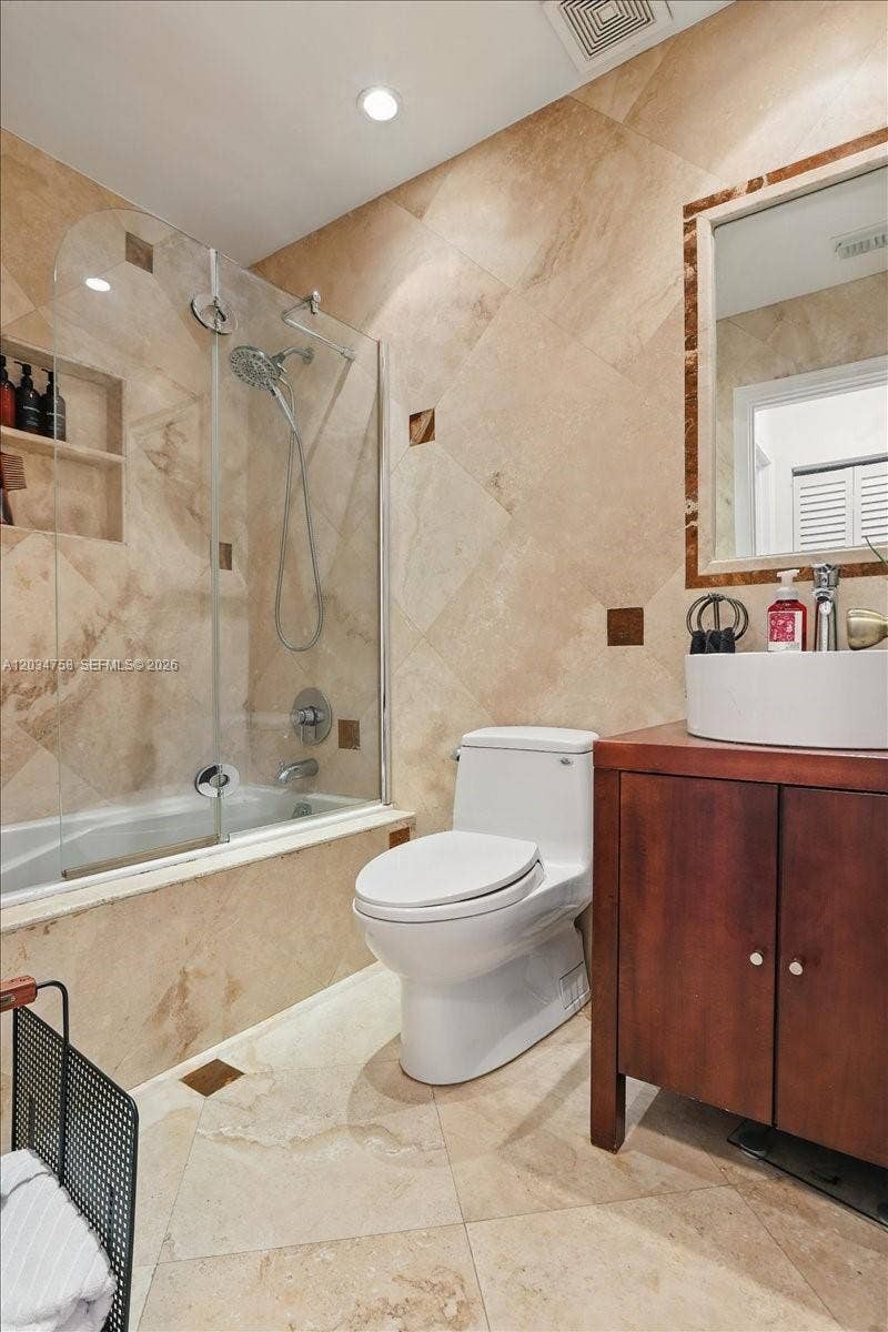 5874 SW 97th Terrace, Cooper City, FL 33328 2nd Bathroom