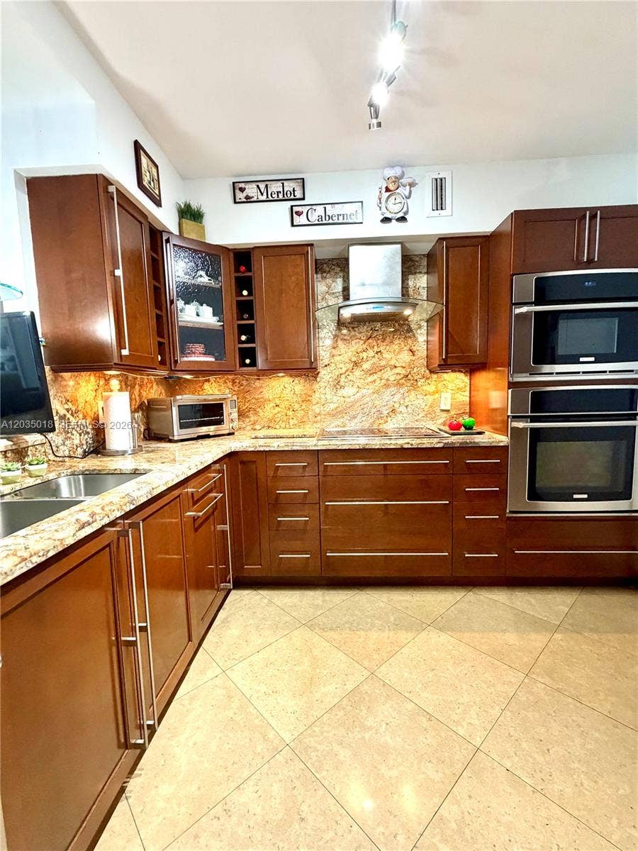 5700 Collins Avenue, #14M, Miami Beach, FL 33140 Photo 18