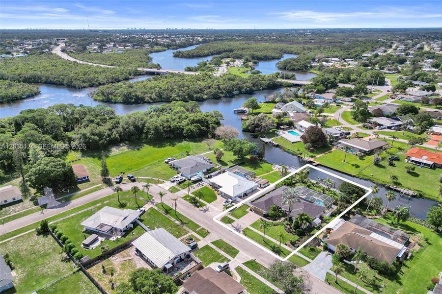 Property photo for 462 NE Cornwall, Port St Lucie, FL
