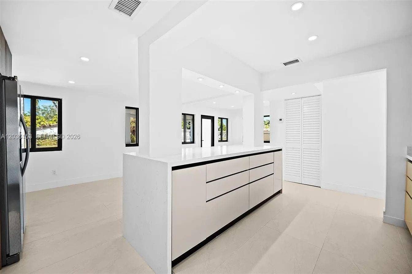 10000 SW 43rd Street, Miami, FL 33165 Photo 7