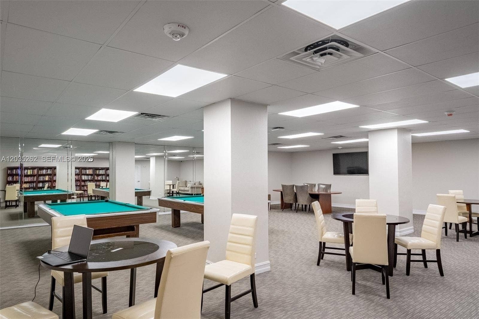 5005 Collins Avenue, #PH02, Miami Beach, FL 33140 Community Room
