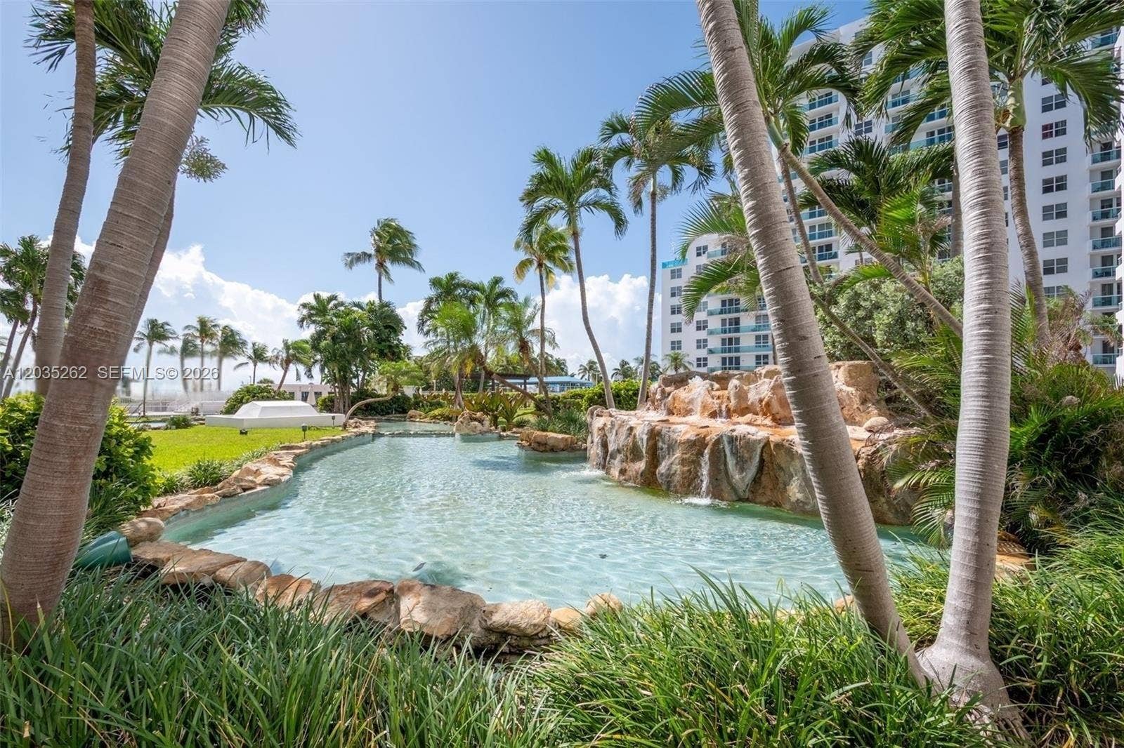 5005 Collins Avenue, #PH02, Miami Beach, FL 33140 Photo 19