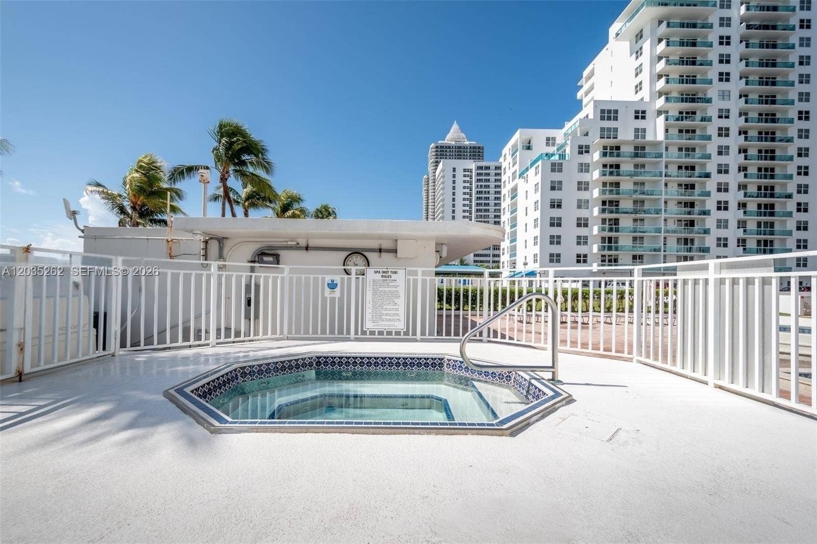 5005 Collins Avenue, #PH02, Miami Beach, FL 33140 Photo 18