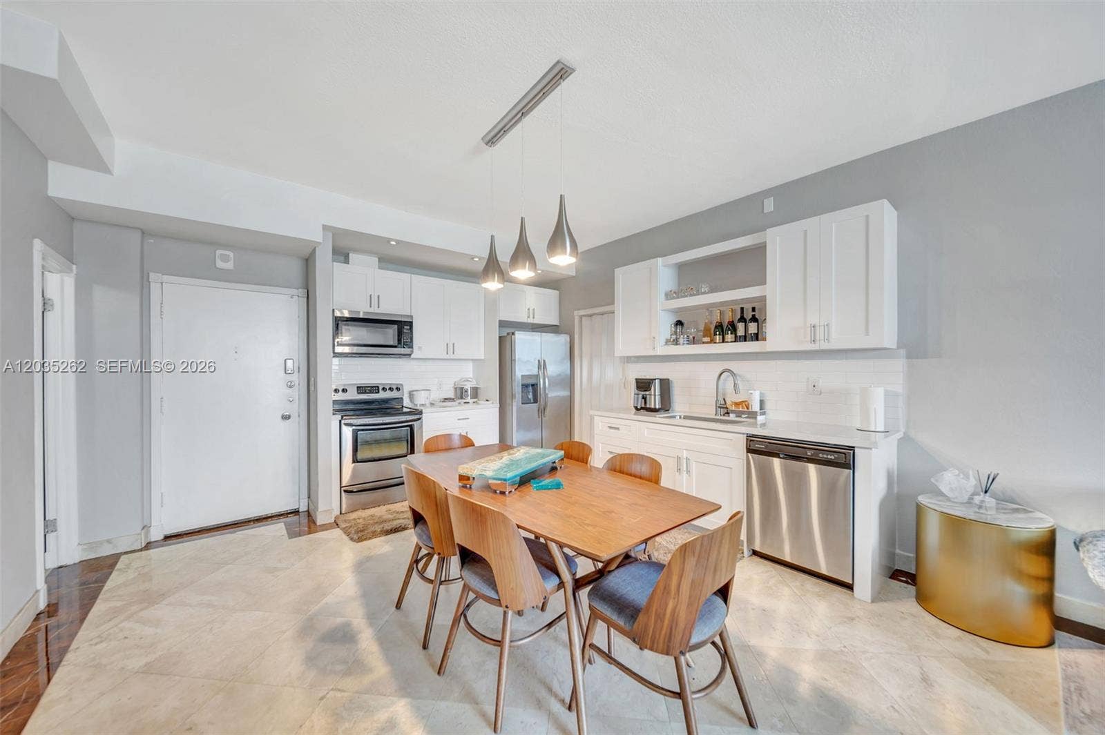 5005 Collins Avenue, #PH02, Miami Beach, FL 33140 Dining/Kitchen