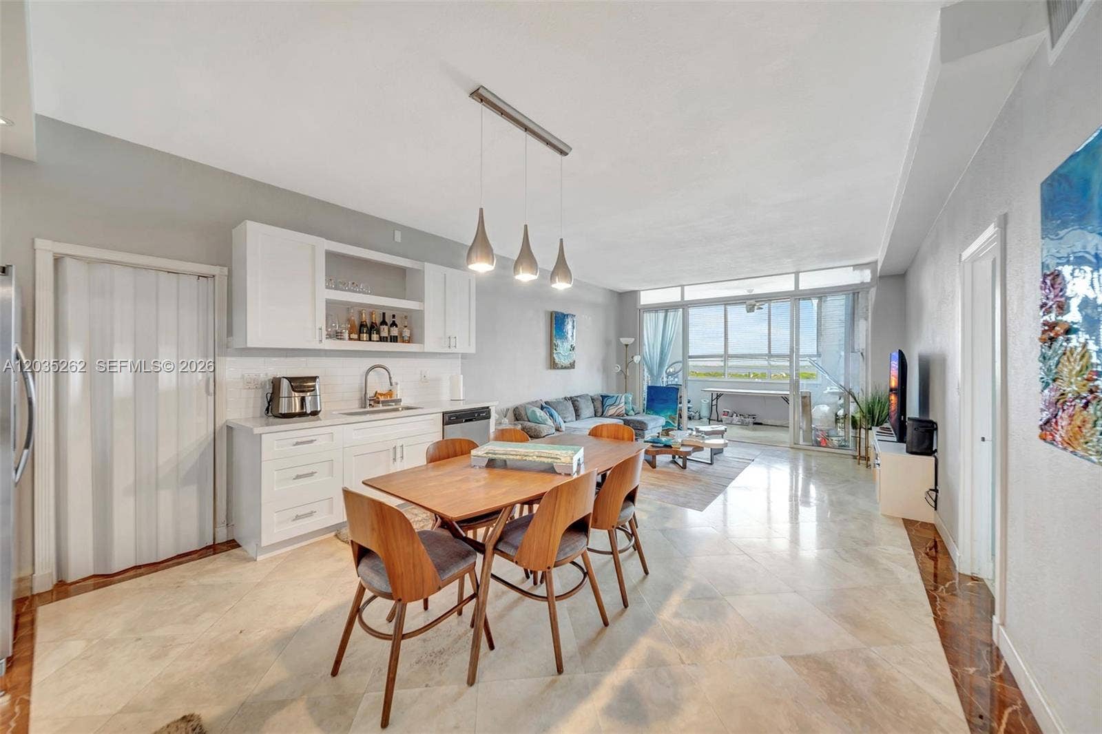 5005 Collins Avenue, #PH02, Miami Beach, FL 33140 Dining/Kitchen