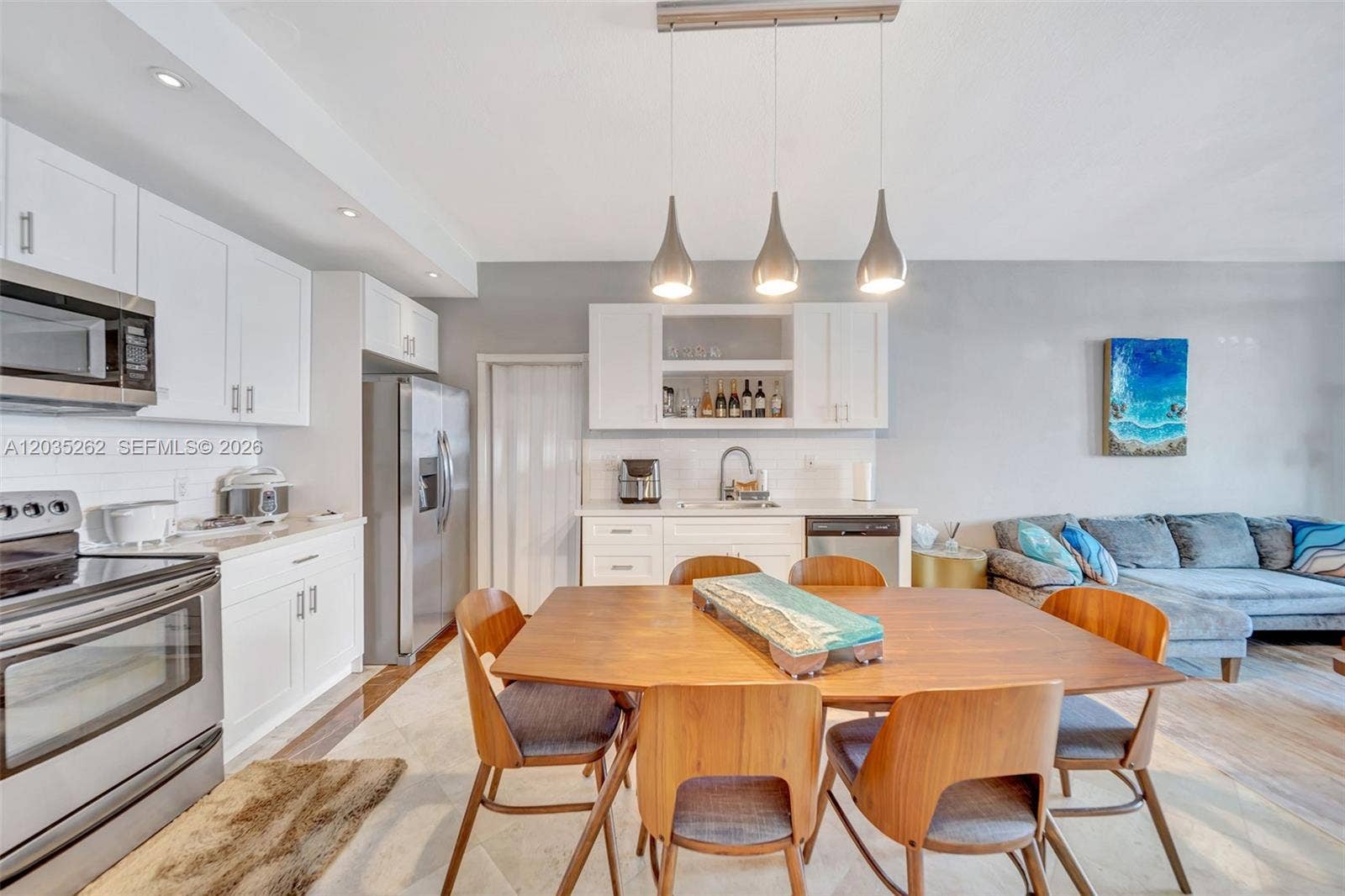 5005 Collins Avenue, #PH02, Miami Beach, FL 33140 Dining/Kitchen