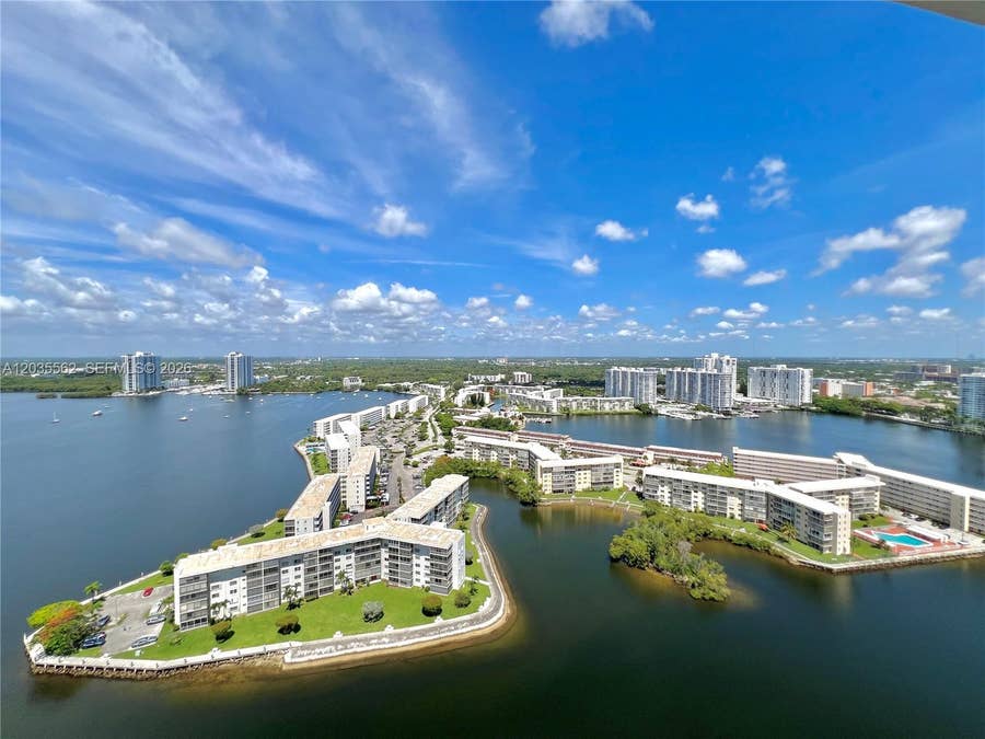 Property photo for 1000 W Island Boulevard, #3010, Aventura, FL