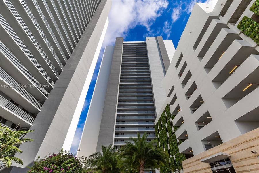 Property photo for 16385 Biscayne Boulevard, #1805, North Miami Beach, FL