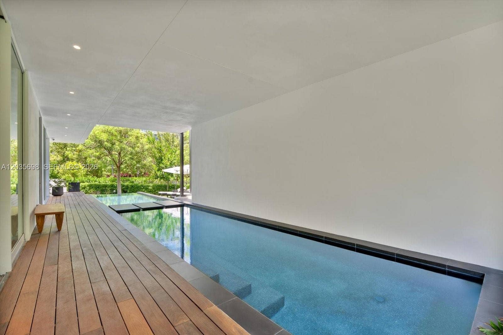810 W 47 Court, Miami Beach, FL 33140 Photo 13