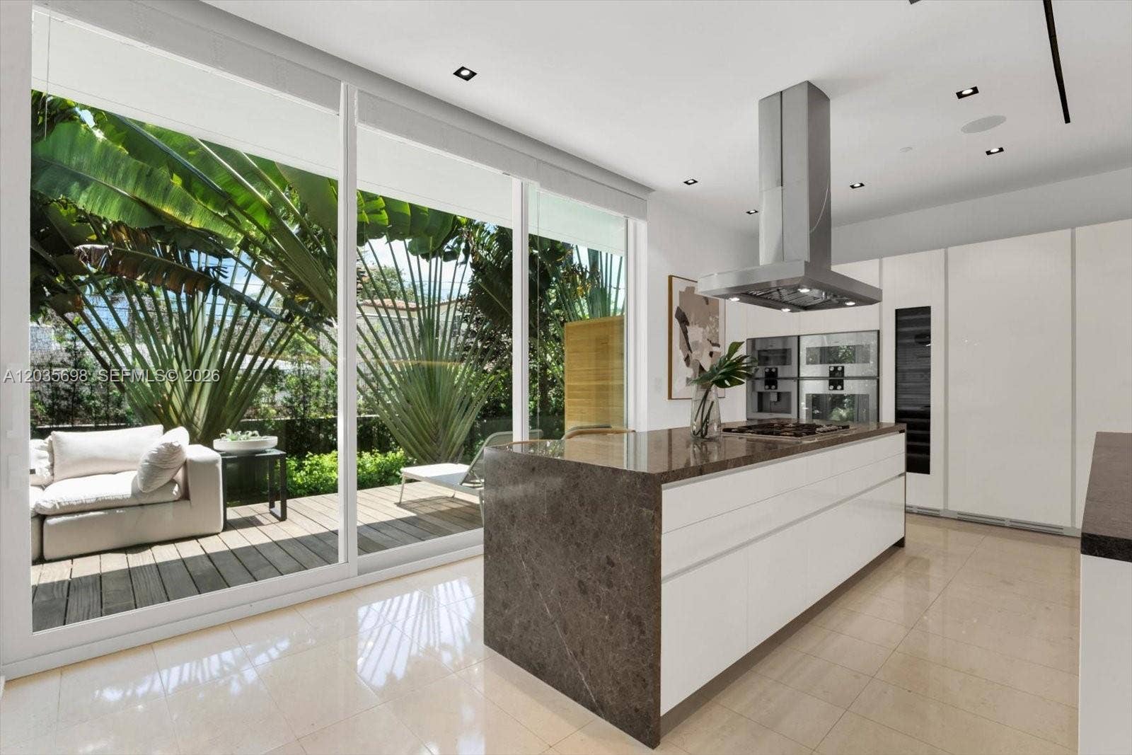 810 W 47 Court, Miami Beach, FL 33140 Photo 6