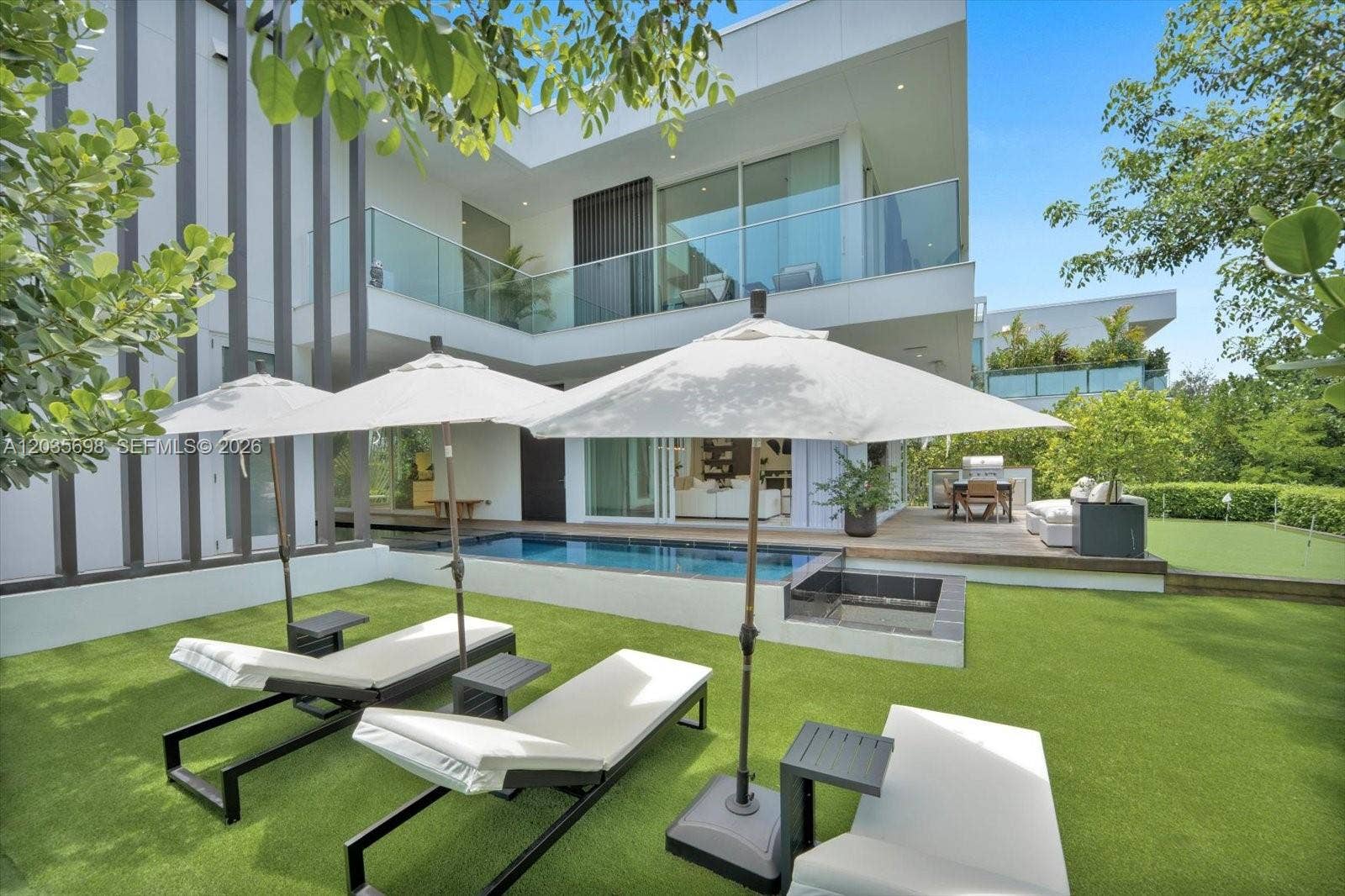810 W 47 Court, Miami Beach, FL 33140 Photo 11