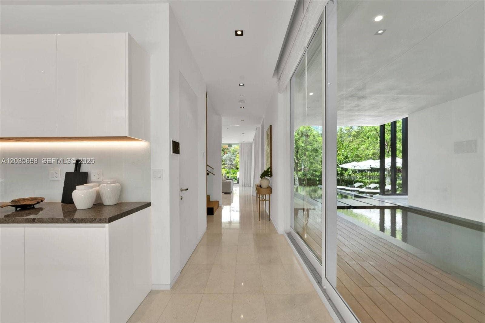 810 W 47 Court, Miami Beach, FL 33140 Photo 8