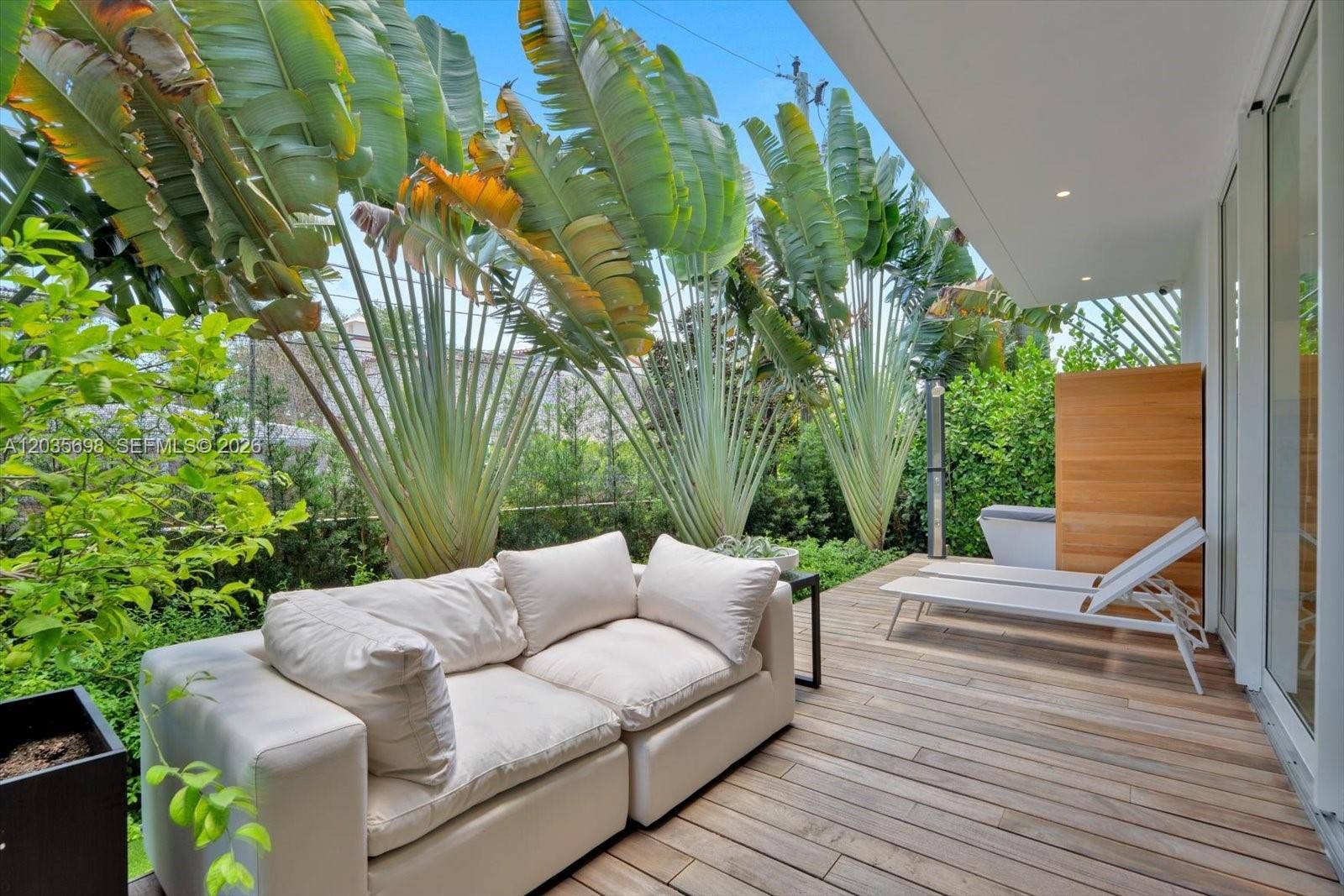 810 W 47 Court, Miami Beach, FL 33140 Photo 14