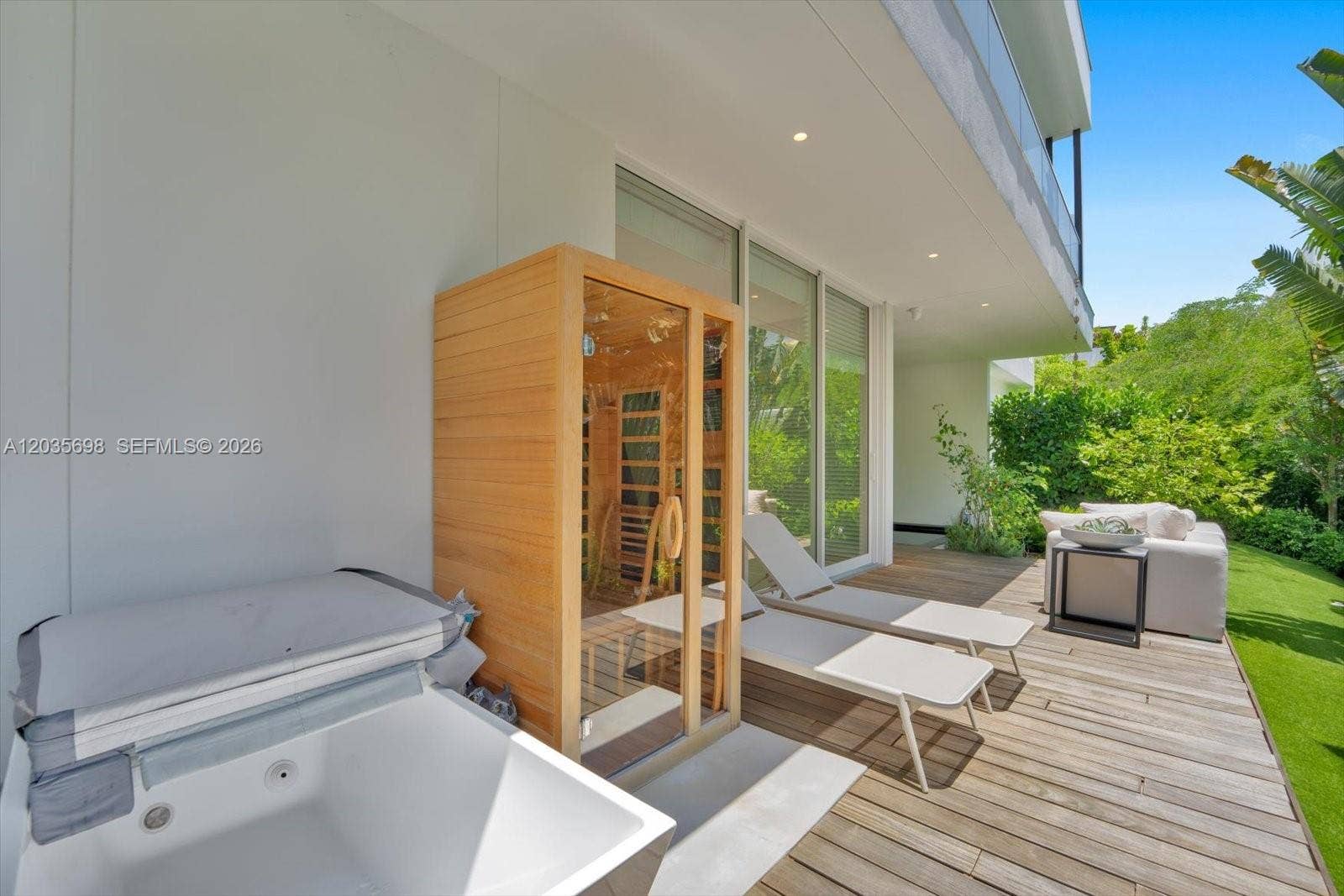 810 W 47 Court, Miami Beach, FL 33140 Photo 15
