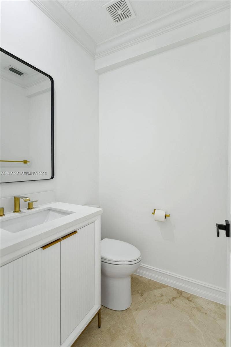 11021 Redhawk Street, Plantation, FL 33324 HALF BATH