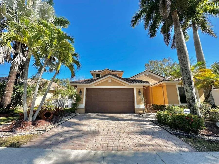 Property photo for 1831 Mariners Lane, Weston, FL