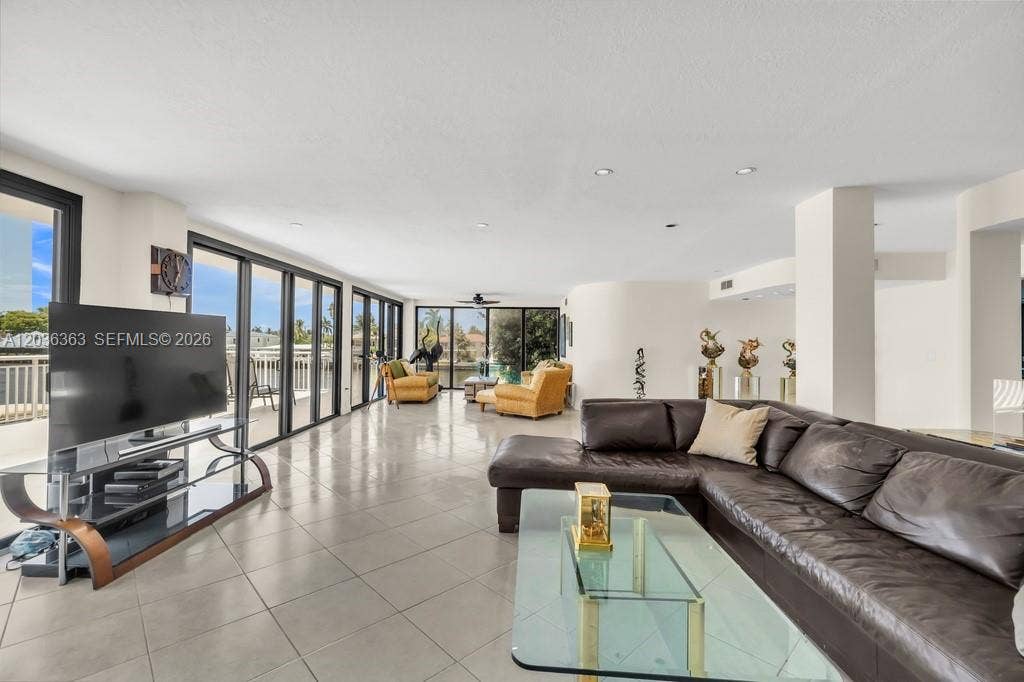 3100 NE 48th Street, #212, Fort Lauderdale, FL 33308 Photo 6