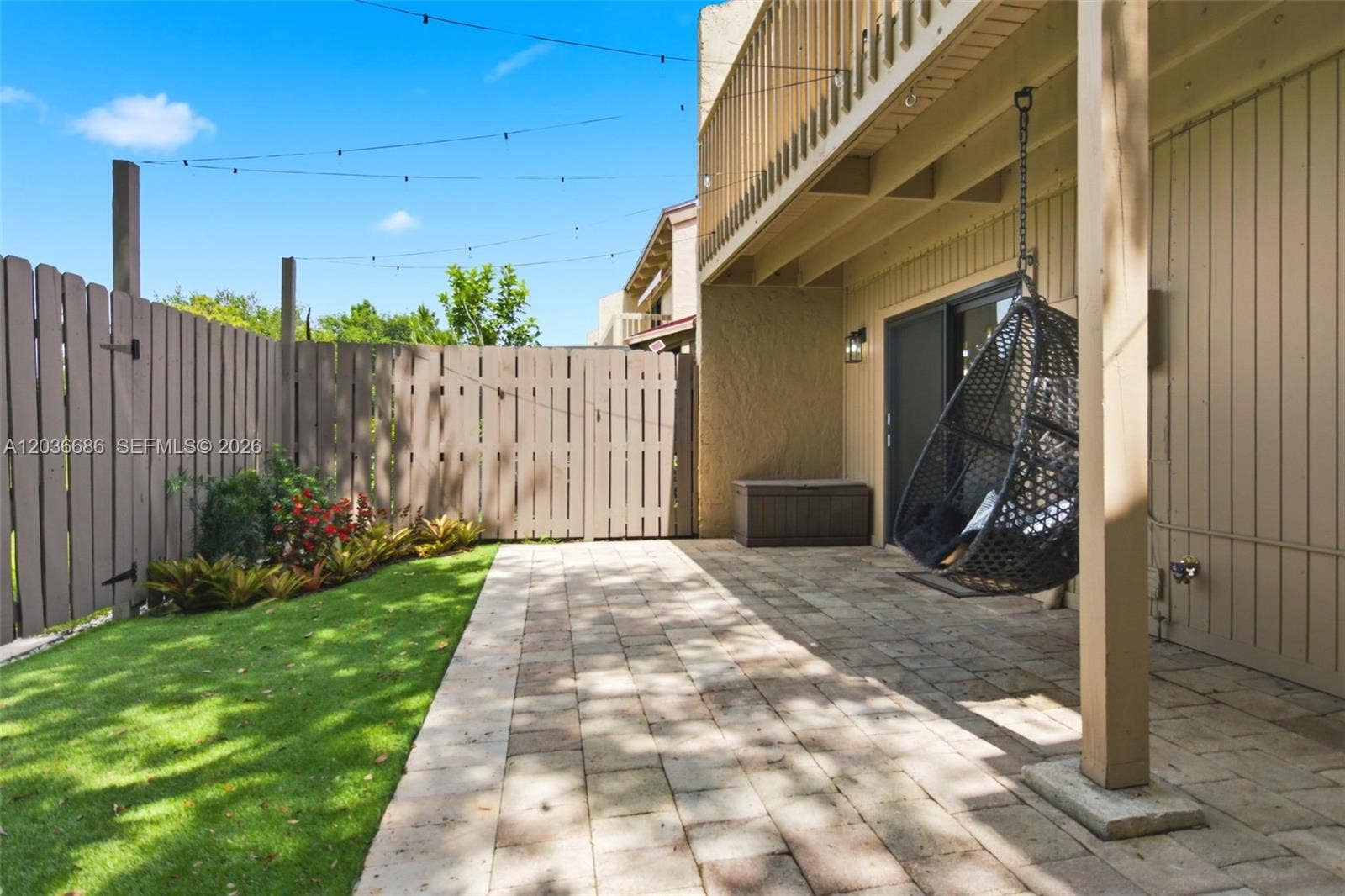 2152 SW 81st Way, Davie, FL 33324 Back patio