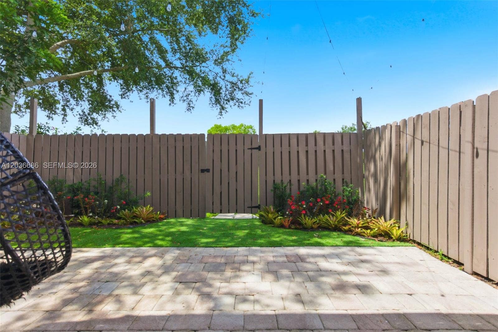 2152 SW 81st Way, Davie, FL 33324 Back patio