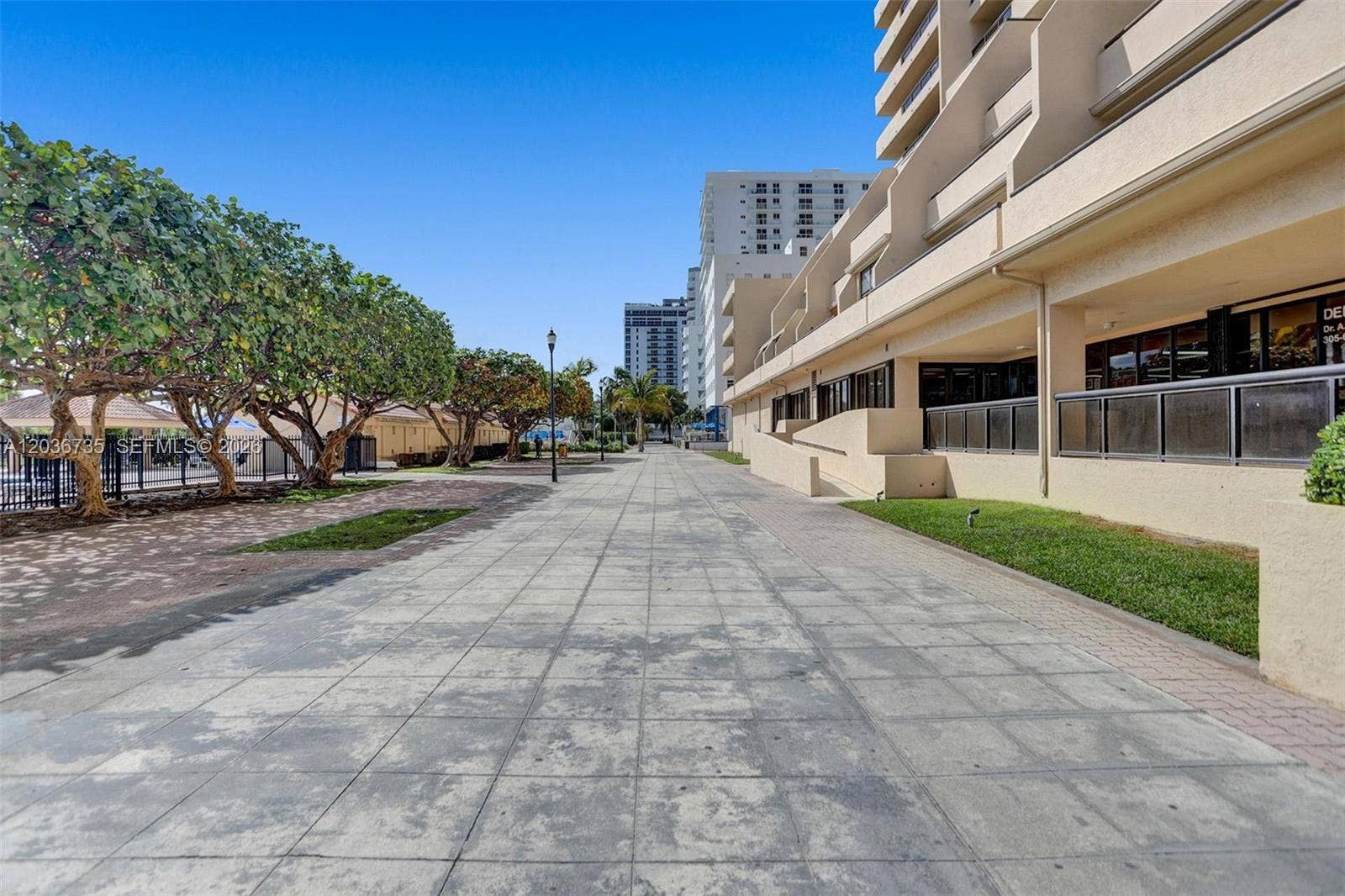2555 Collins Avenue, #1508, Miami Beach, FL 33140 Photo 51