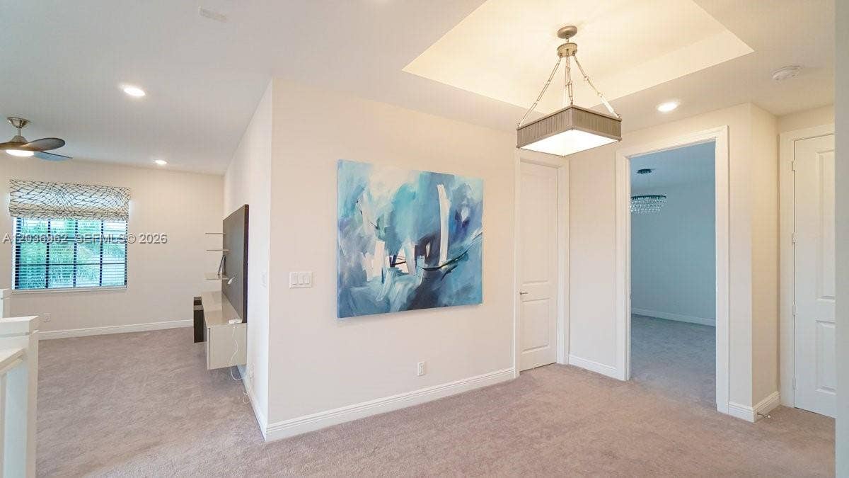 8725 Parkland Bay Drive, Parkland, FL 33076 Upstairs hallway