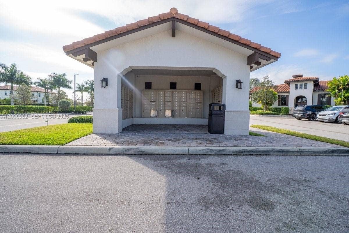 8725 Parkland Bay Drive, Parkland, FL 33076 Mail Box