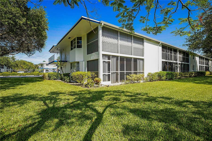 Property photo for 7 Westwood Avenue, #106C, Tequesta, FL