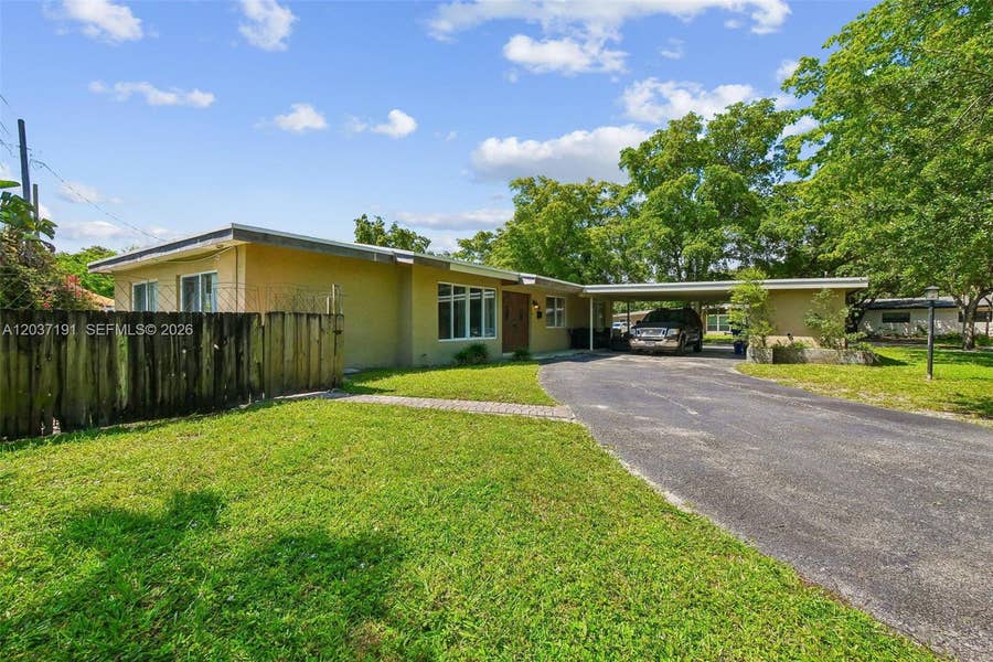 Property photo for 401 S 57th Terrace, Hollywood, FL