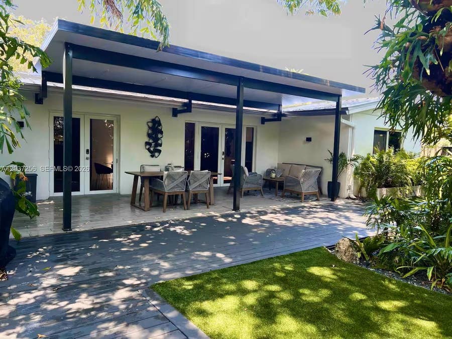 Property photo for 424 NE 28th Drive, Wilton Manors, FL