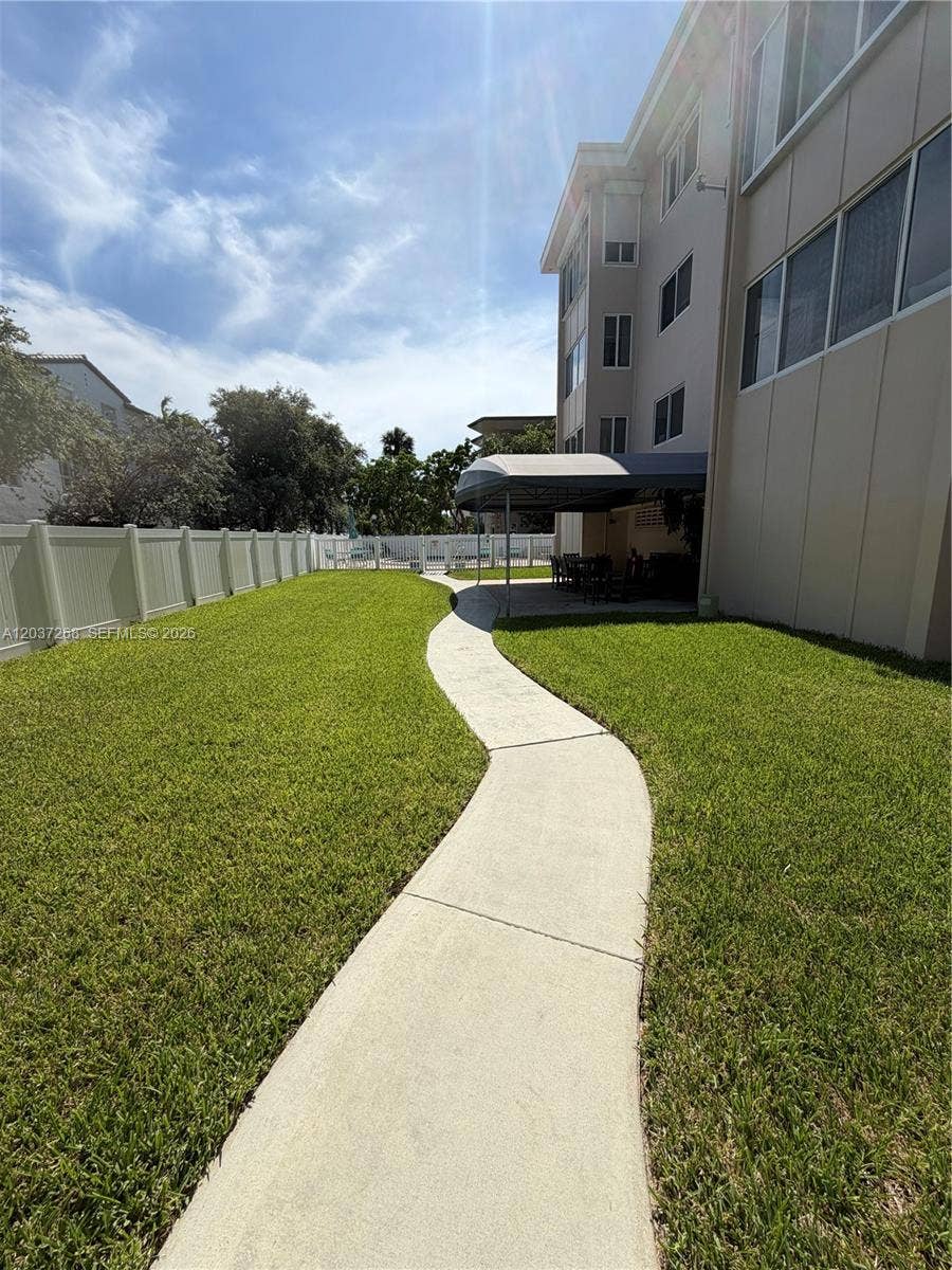 1965 S Ocean Boulevard, #208, Lauderdale-By-The-Sea, Lauderdale By The Sea, FL 33062 Photo 18