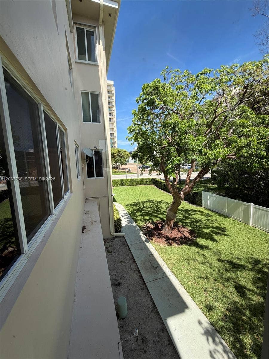 1965 S Ocean Boulevard, #208, Lauderdale-By-The-Sea, Lauderdale By The Sea, FL 33062 Photo 9