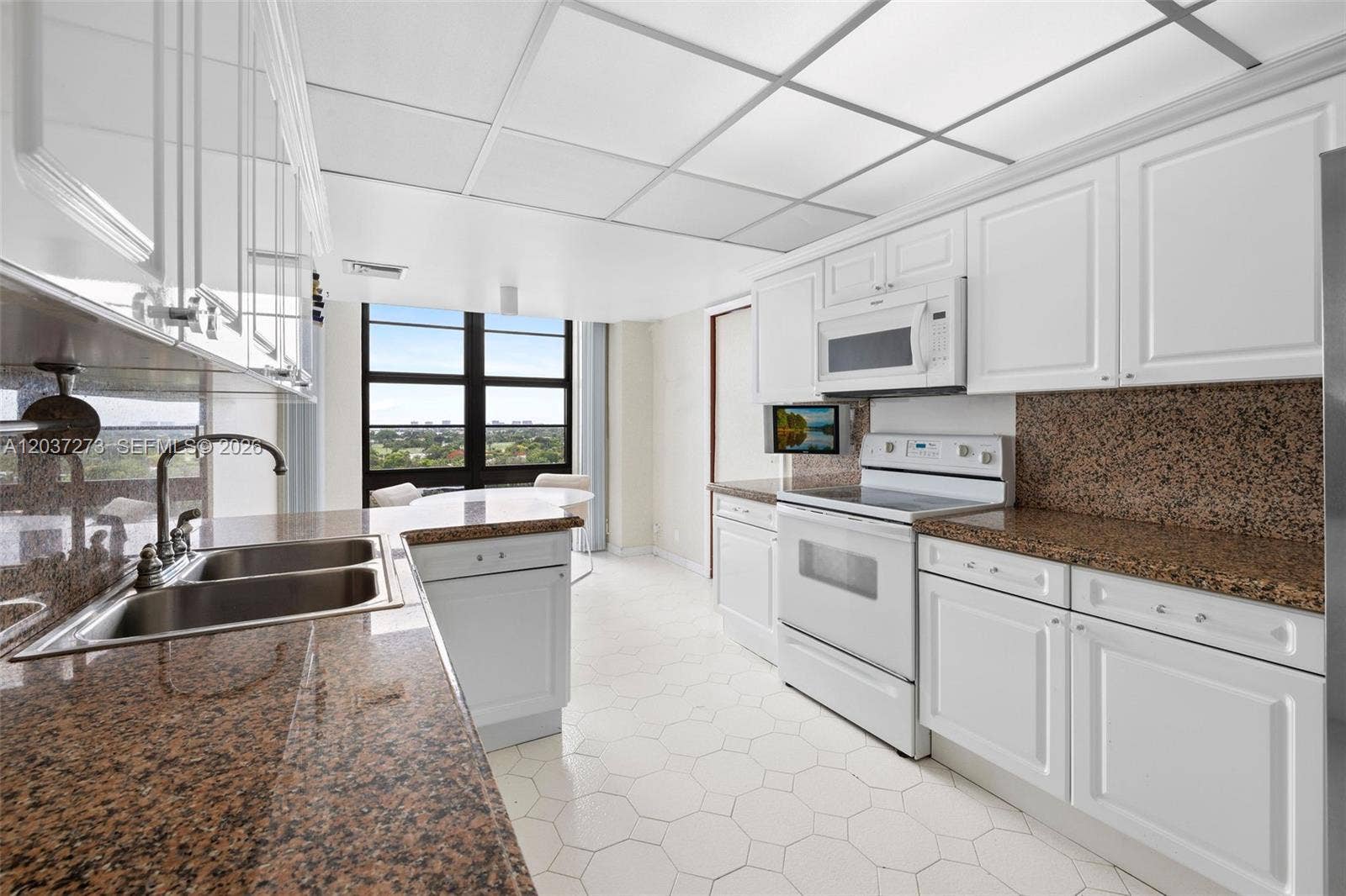 5500 Collins Avenue, #1401, Miami Beach, FL 33140 Photo 9