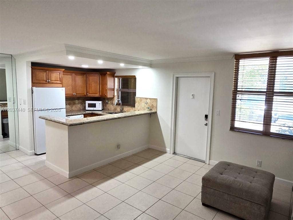 2400 NE 10th Street, #104, Pompano Beach, Pompano Beach, FL 33062 Photo 3