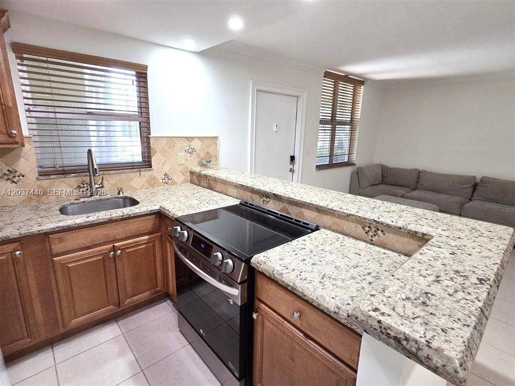 2400 NE 10th Street, #104, Pompano Beach, Pompano Beach, FL 33062 Photo 2