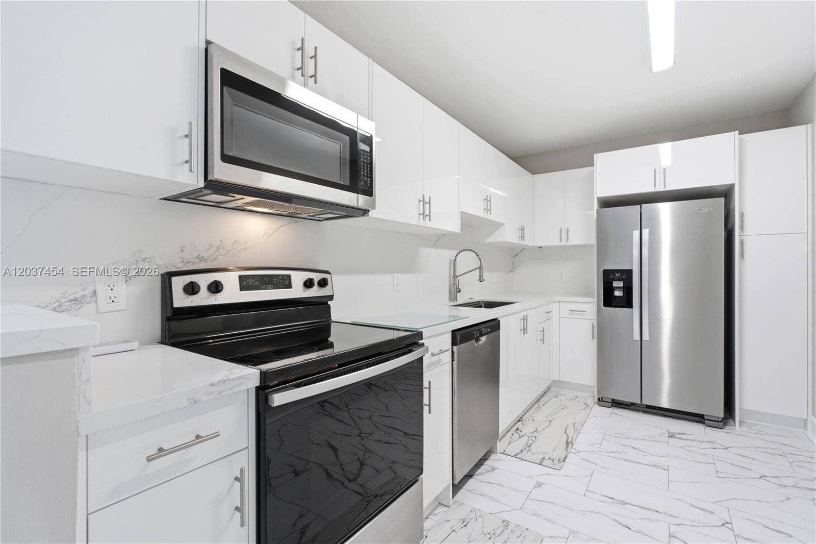 401 69th Street, #313, Miami Beach, FL 33141 Photo 4