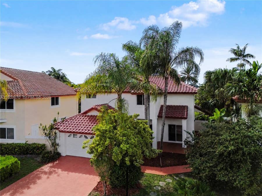 Property photo for 4725 NW 104th Avenue, Doral, FL