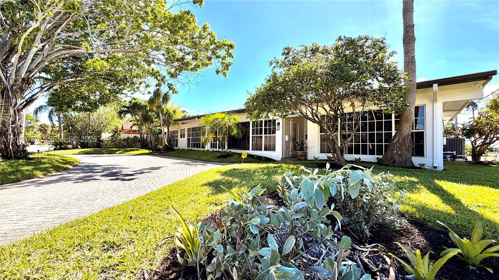 2409 Bayview Drive, Fort Lauderdale, FL 33305 Photo 1